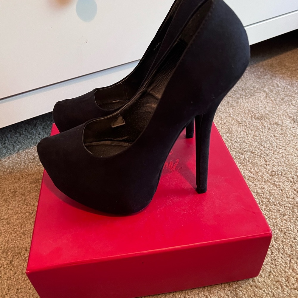 Elegant Black Heels